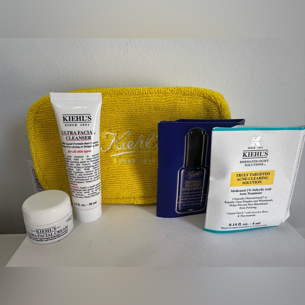 New Kiehl’s Skincare and Cosmetic Case Set